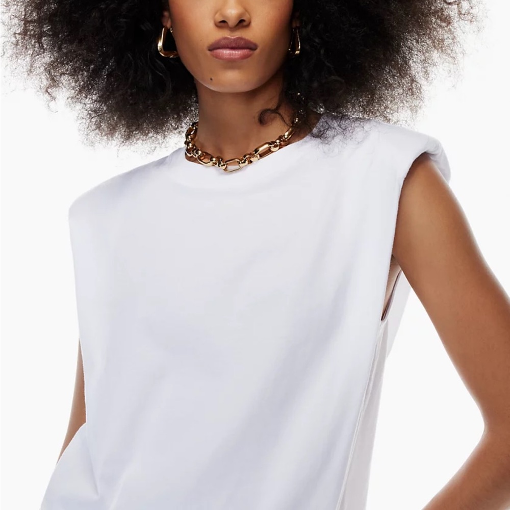 Aritizia white t-shirt with shoulder pads. Sold out online in medium! Worn once - Picture 4 of 6